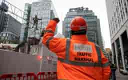 online-traffic-banksman
